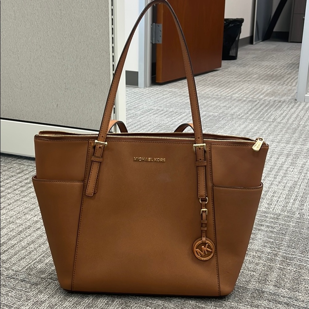 Michael Kors - Jet Set Travel Lrg Saffiano Leather